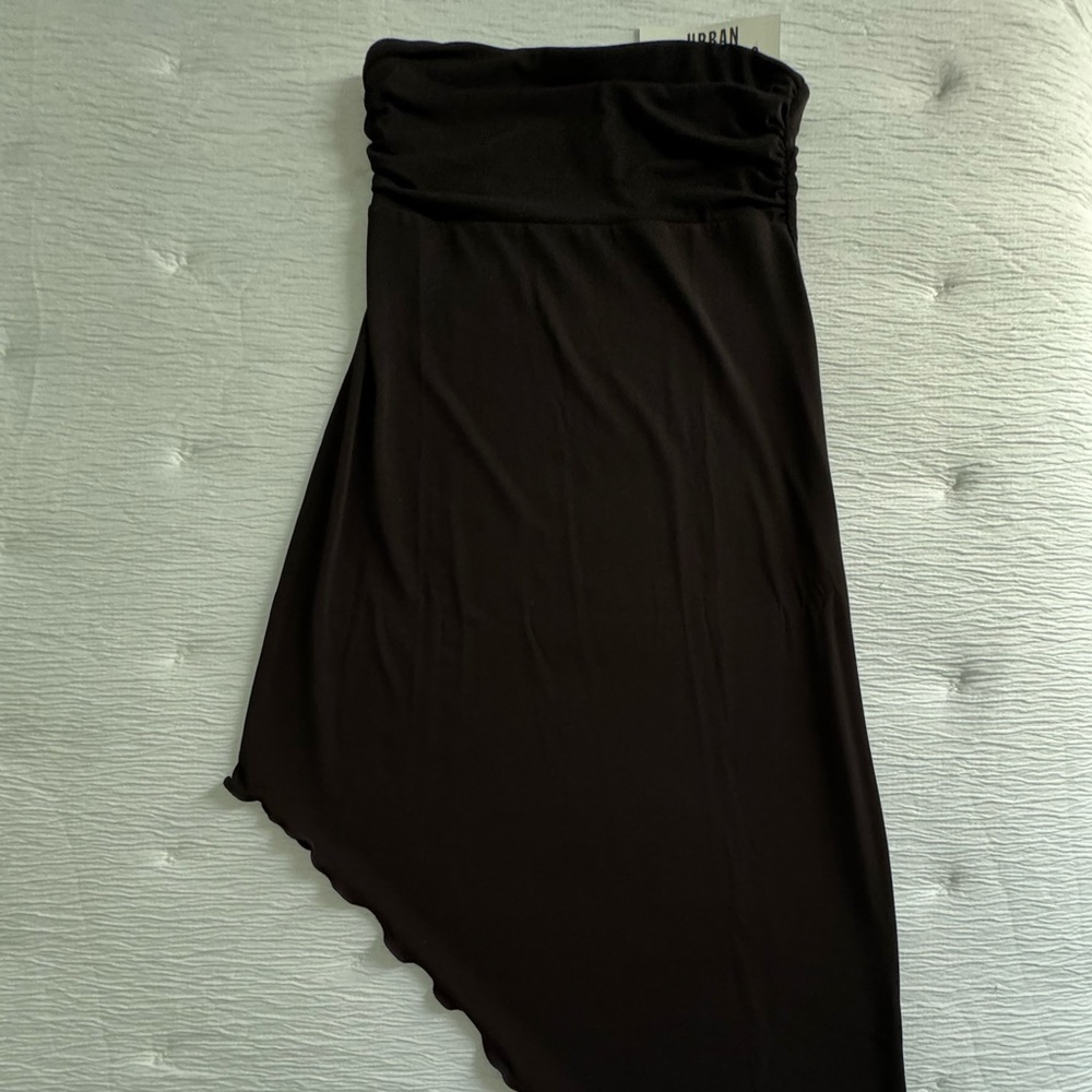 Black asymmetrical mini dress with a boho vibe
BRAND NEW TAGS ATTACHED